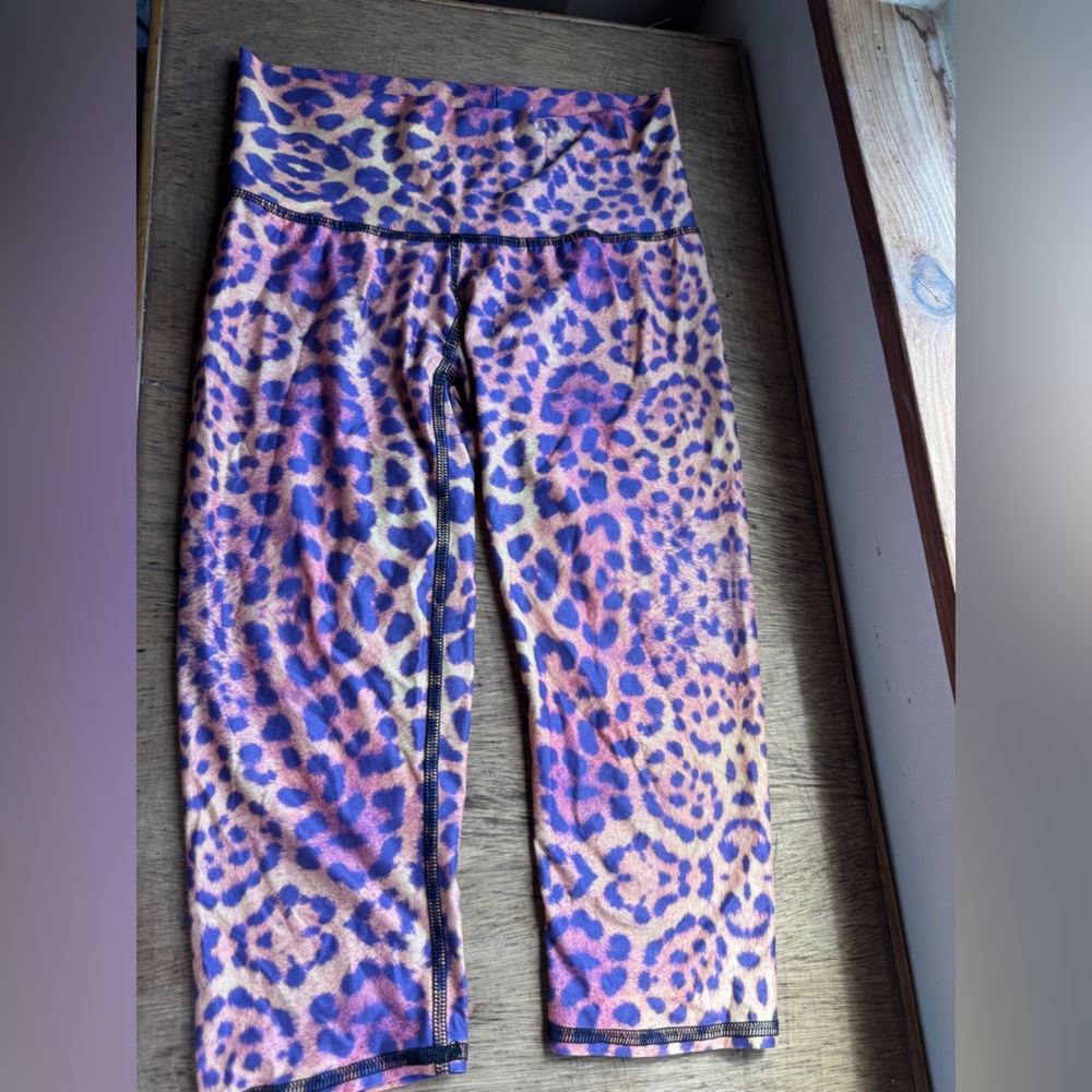 Teeki leopard cheetah crop leggings small purple orange
